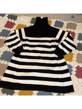 Bluivy New $70 Black and White Striped Turtleneck Tunic Sweater Woman’s M/L NWT